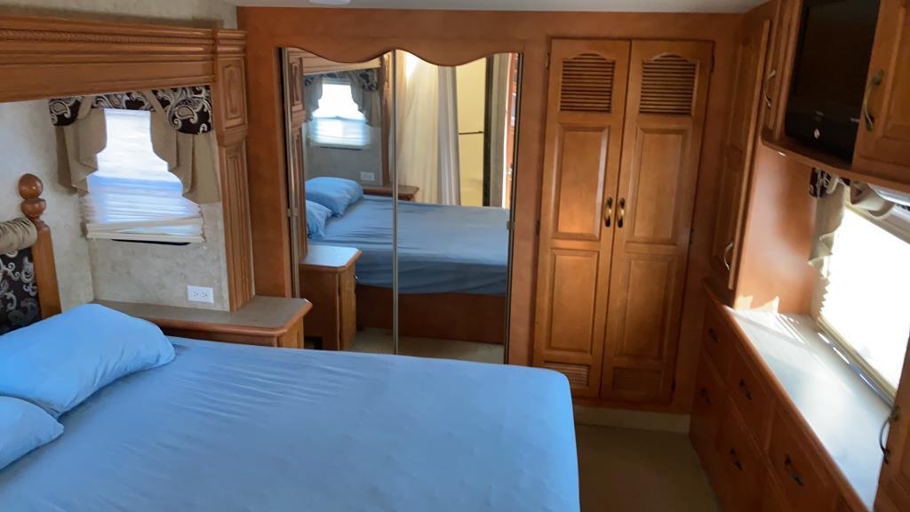 2008 Newmar Cypress 33RBHB 5th Wheel Camper