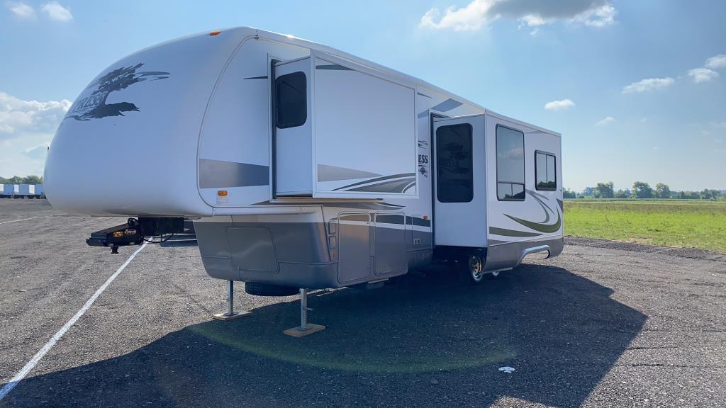 2008 Newmar Cypress 33RBHB 5th Wheel Camper