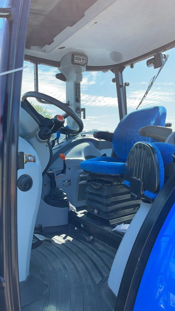 2015 New Holland T4.95 Tractor w/665TL Ldr