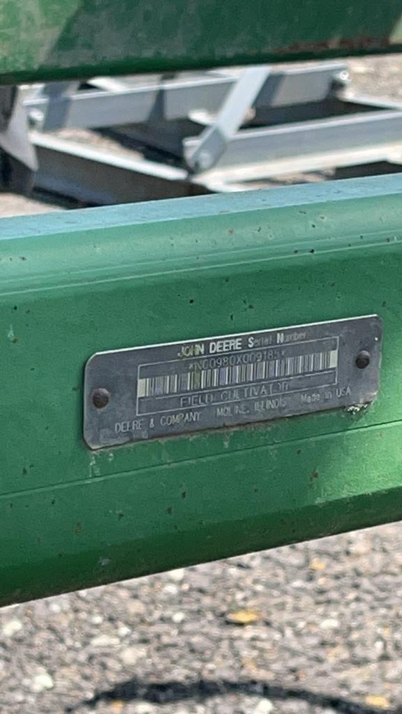 John Deere 980 Field Cultivator