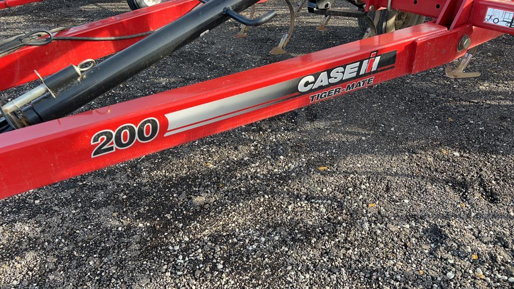 2015 CaseIH 200 Tiger-Mate Field Cultivator 30'