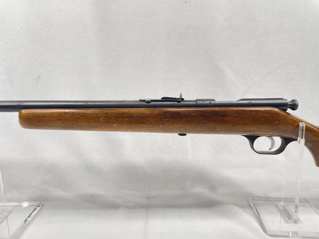 SPRINGFIELD .22 S,L,LR MODEL 83 BOLT-ACTION RIFLE