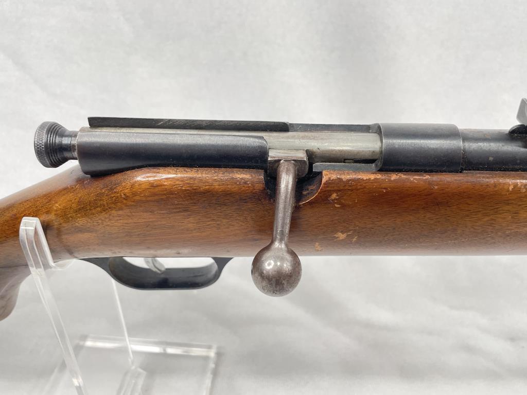 SPRINGFIELD .22 S,L,LR MODEL 83 BOLT-ACTION RIFLE