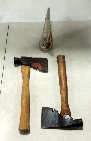 2 Piece Hatchet Lot