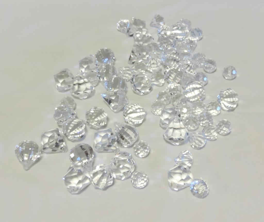 Collection Of Many Plastic Beads & Diamond Shape Prisms