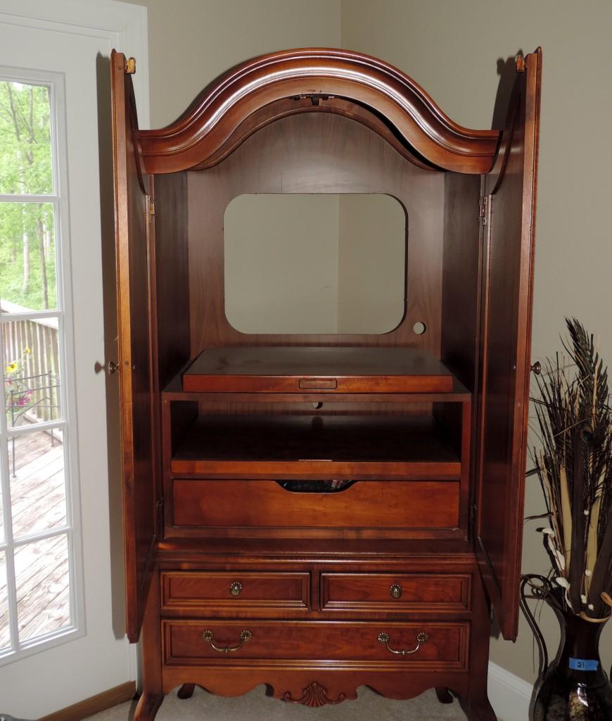 Lexington Furniture Walnut Dome Top Armoire/Entertainment Cabinet