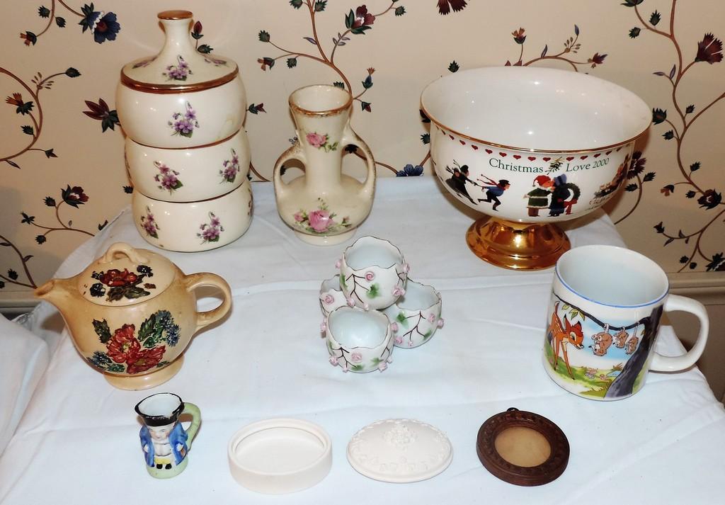 Lot of vintage ceramics