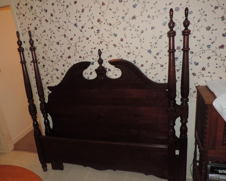 1940's four-poster bed