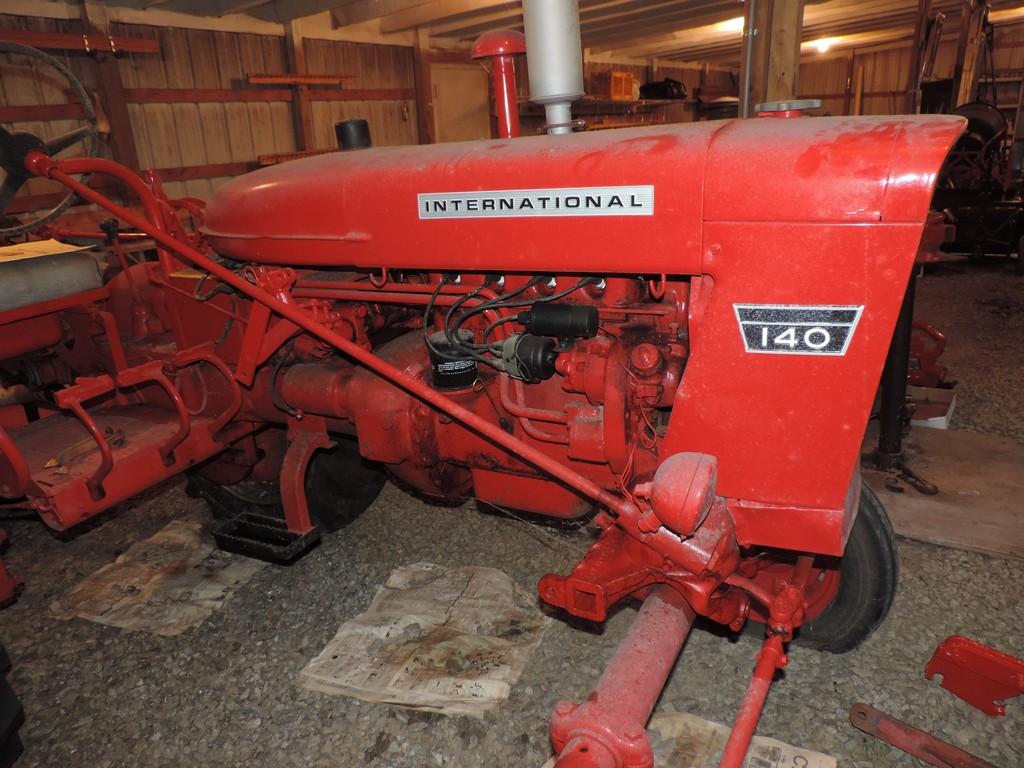 1974 International 140 Tractor