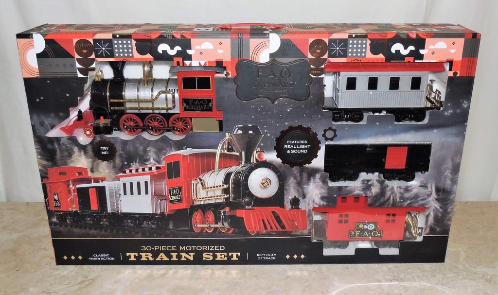 FAO  Swartz 30 Piece Motorized Train Set