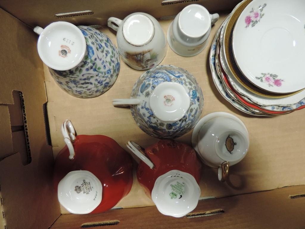 Box Lot Collectible Cups & Saucers