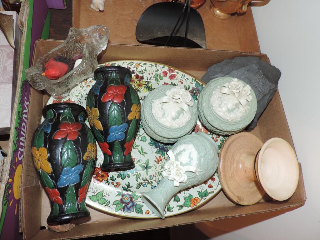 Lot of decorative items