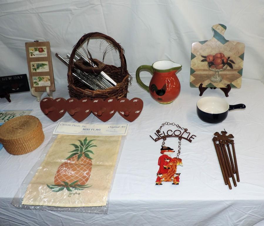 Lot of General Household Decorator Items