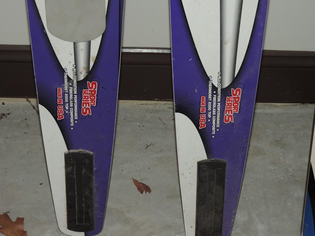 Pair of XL Sport Series HO Water Skis