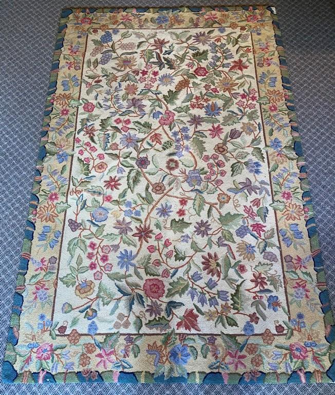 Hooked Floral & Leaf-Design Area Rug