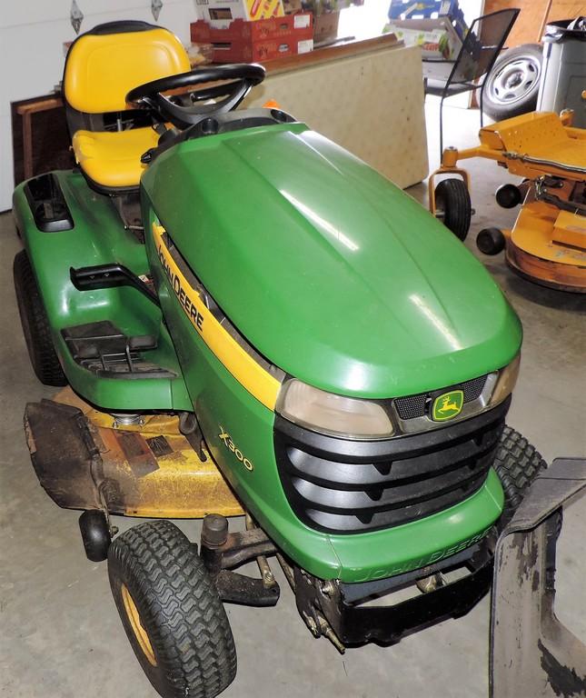 John Deere X300 Lawn Tractor/Mower