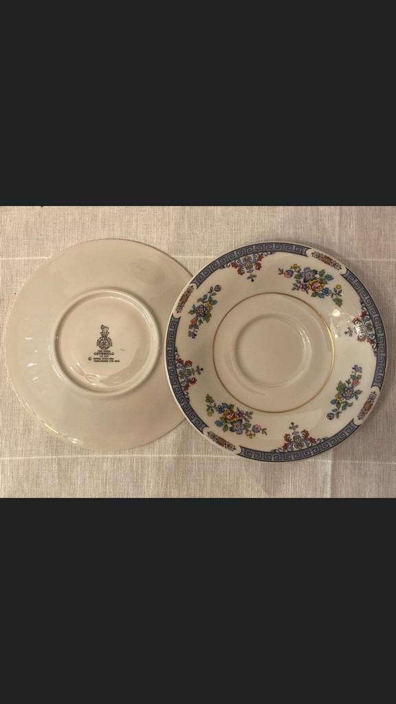 32 Pc Royal Doulton Dinner Service