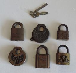 Neat Lot Of 15 Vintage Brass Pad Locks