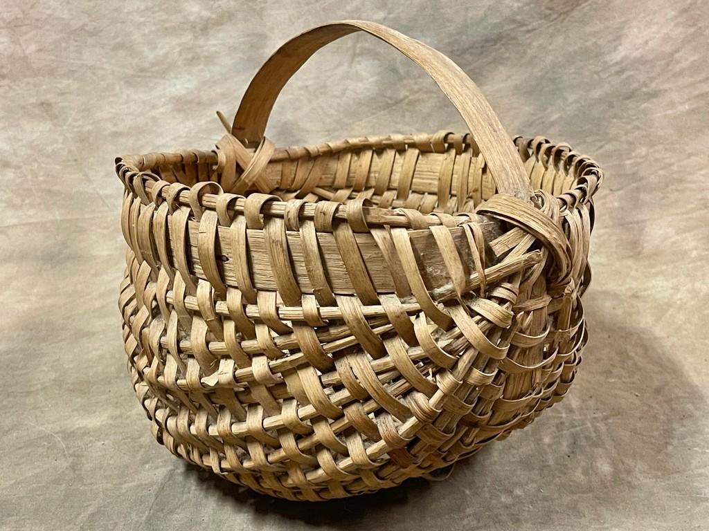 Vintage NC Buttocks Basket