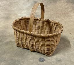 Sweet Tightly Woven Small Market Type Basket