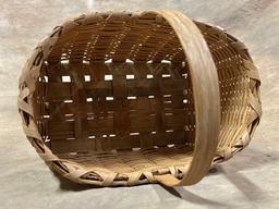 Sweet Tightly Woven Small Market Type Basket