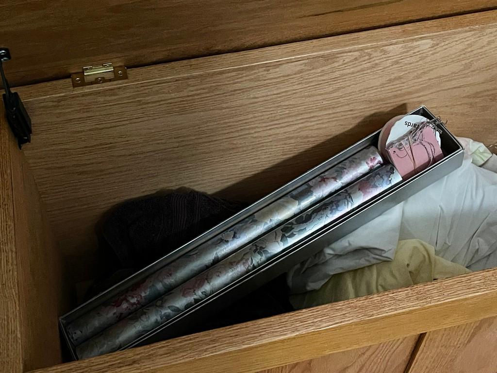 Oak Mission Style Blanket Chest With Contents