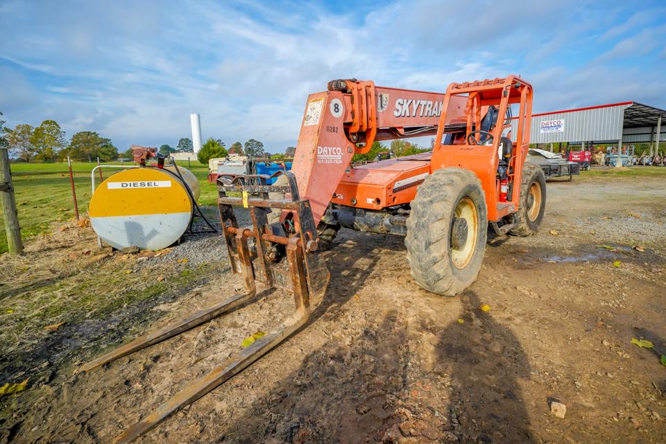 2005 JLG Skytrack Model 8042 10643