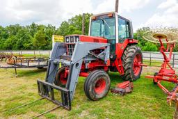 1086 IH Tractor and Allied Front End Loader w/Hay Fork