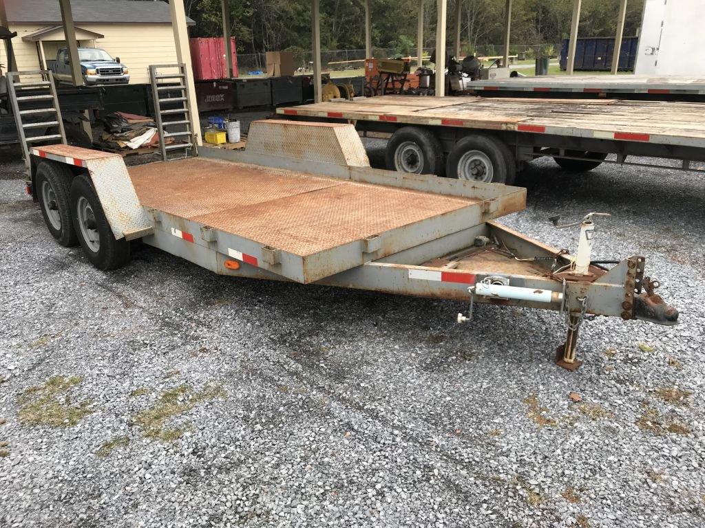 2007 dual-axle equipment trailer