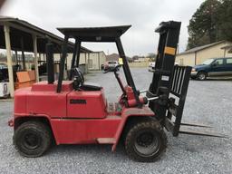 Clark 8000lb forklift