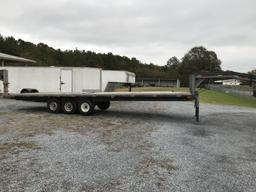 2011 tri-axle flatbed trailer