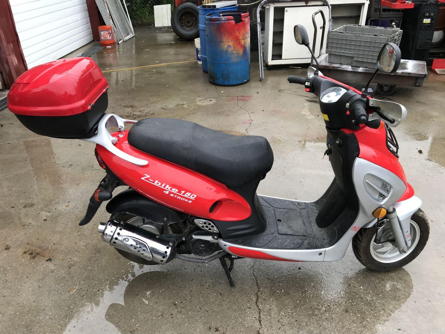 2005 Zongshen Z-bike 150 red scooter, 1 OWNER, 300mi, 150cc single cylinder air cooled four stroke g