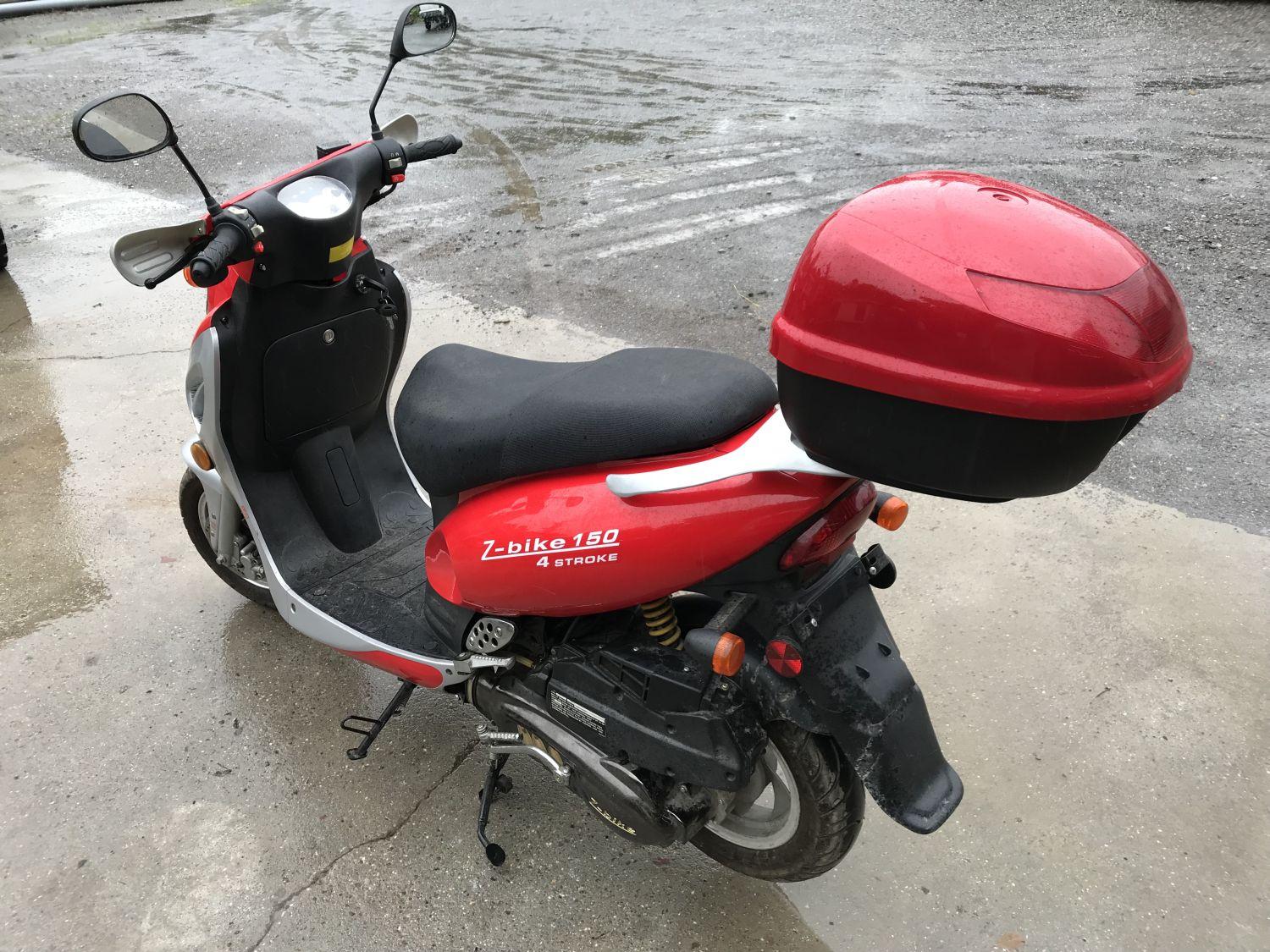 2005 Zongshen Z-bike 150 red scooter, 1 OWNER, 300mi, 150cc single cylinder air cooled four stroke g