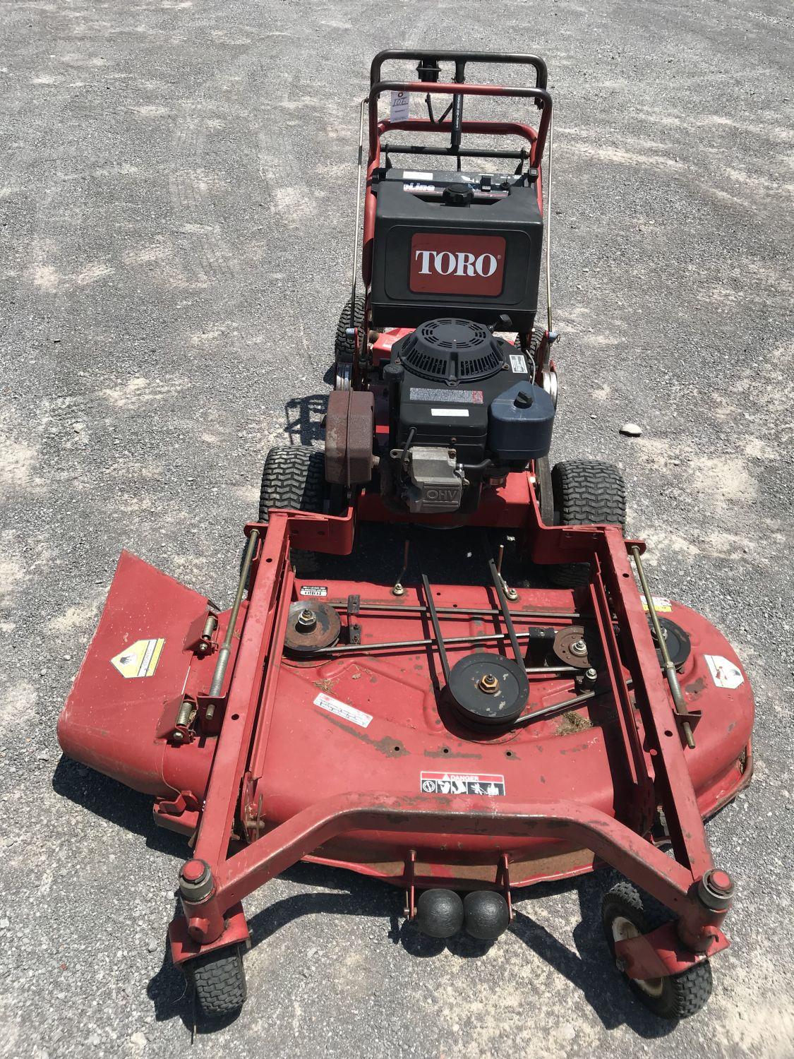 Toro Proline 30144 stand behind 48'' mower, Kohler Comman 15HP OHV motor, has small gas leak at filt