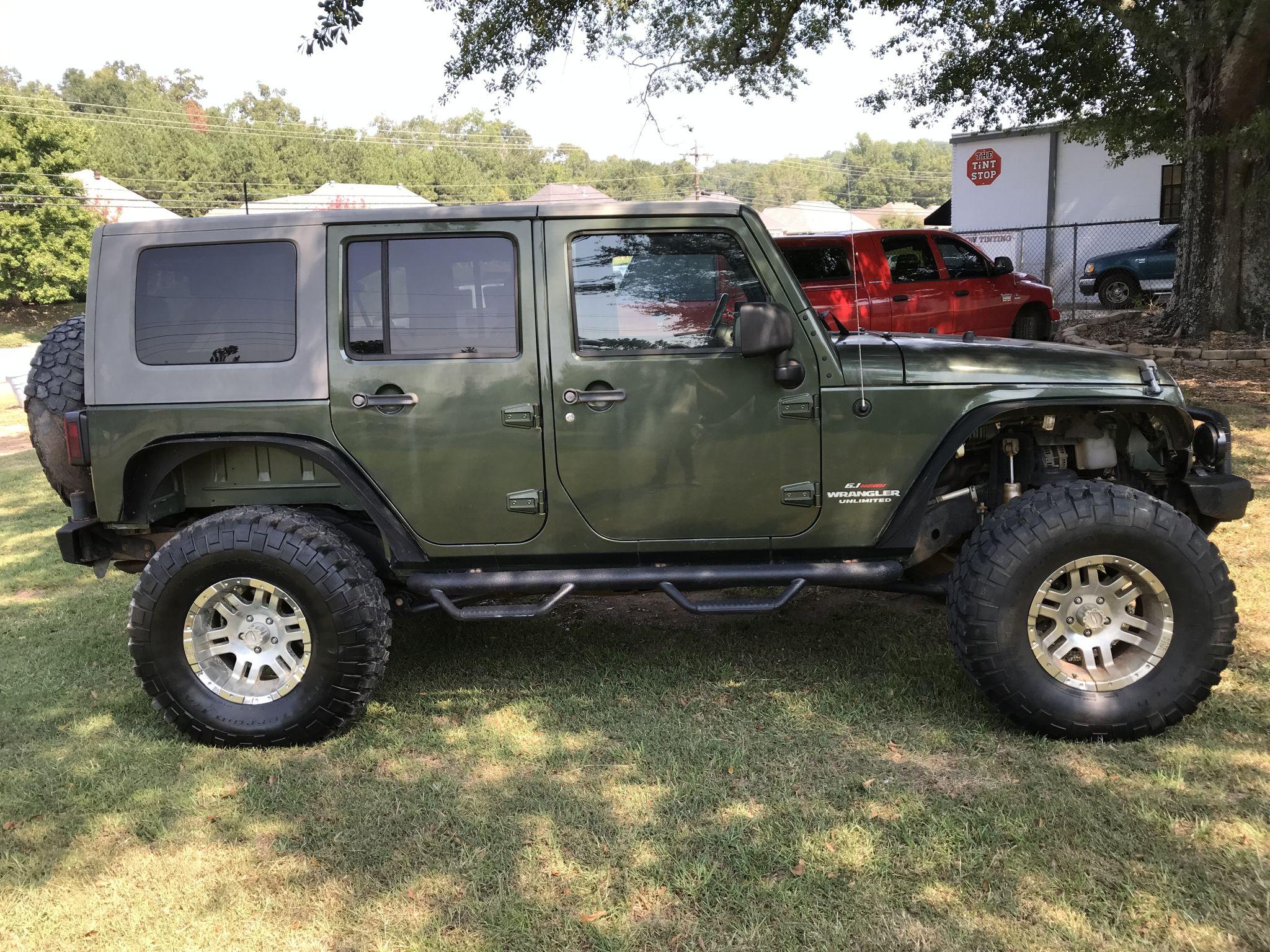 2007 Jeep Wrangler Unlimited Sahara 4-door green suv 4x4, 29317mi, 6.1 liter Hemi V8 gas engine (fac