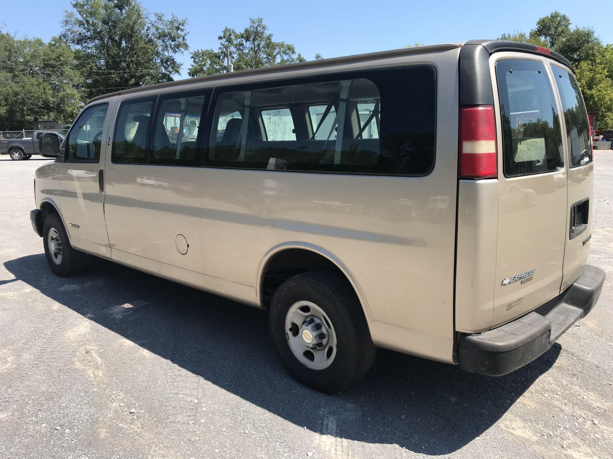 2005 Chevrolet G3500 Express 15-passenger gold extended wagon, ONE OWNER, 119447mi, 6.0 liter Vortec