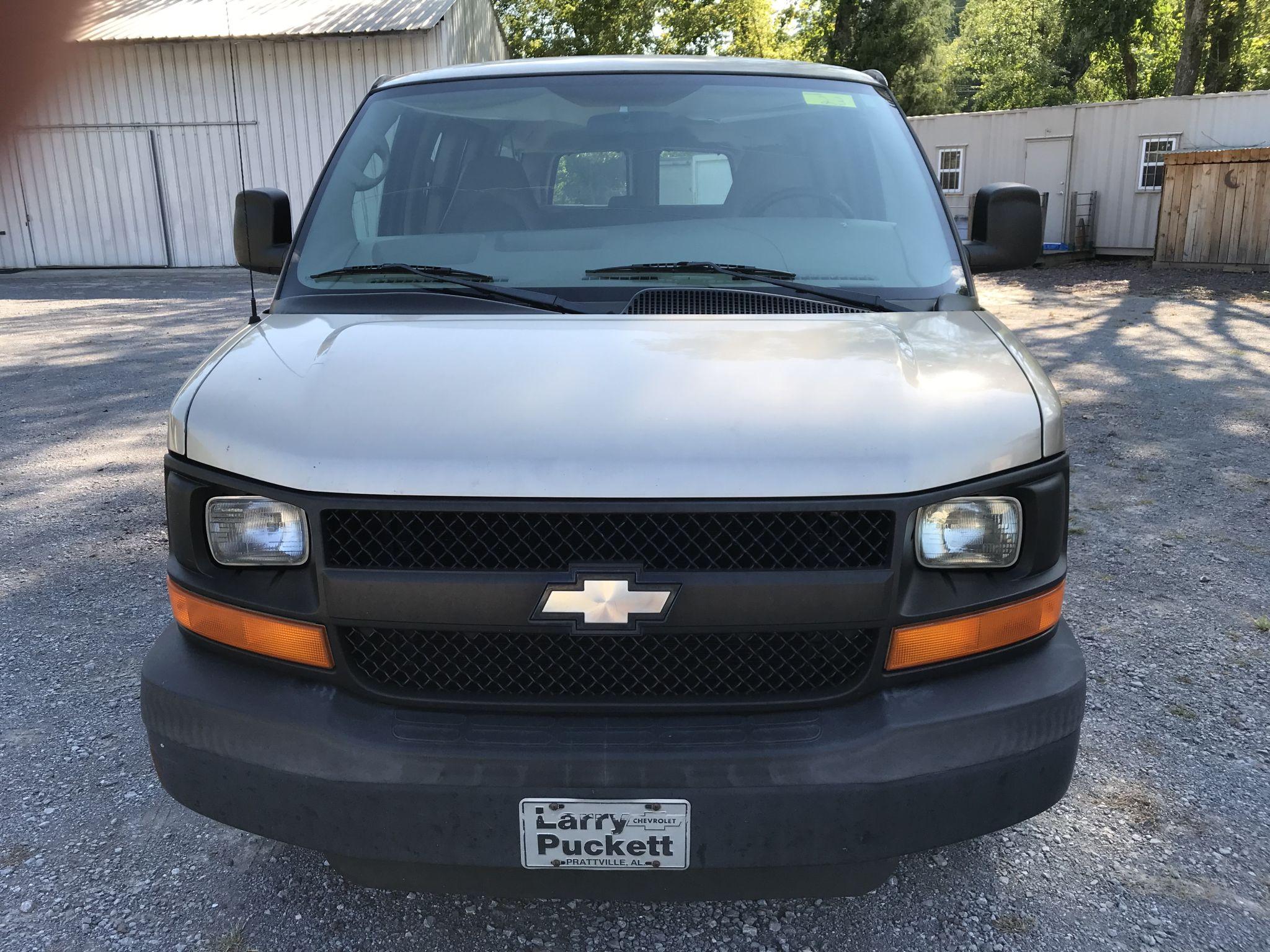 2005 Chevrolet G3500 Express 15-passenger gold extended wagon, ONE OWNER, 88338mi, 6.0 liter Vortec 