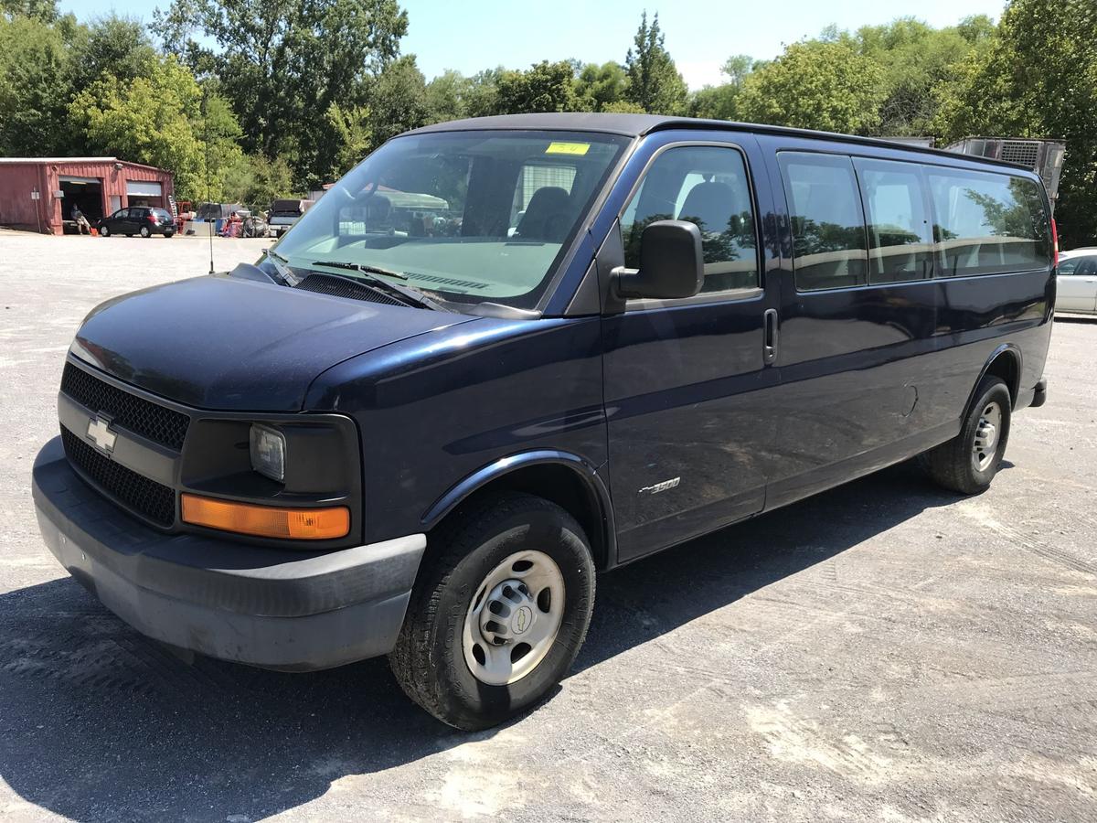 2005 Chevrolet G3500 Express 15-passenger blue extended wagon, ONE OWNER, 125173mi, 6.0 liter Vortec