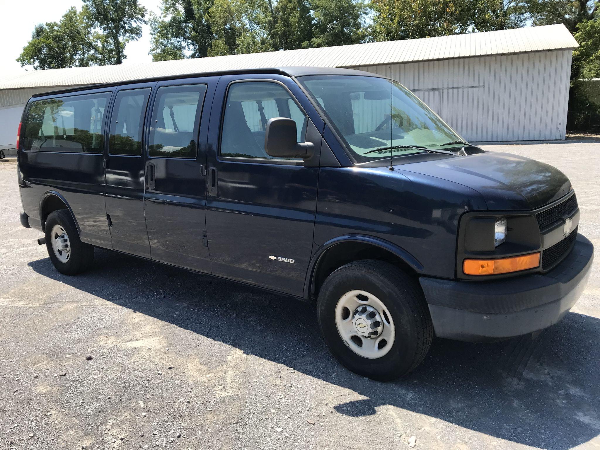 2005 Chevrolet G3500 Express 15-passenger blue extended wagon, ONE OWNER, 125173mi, 6.0 liter Vortec