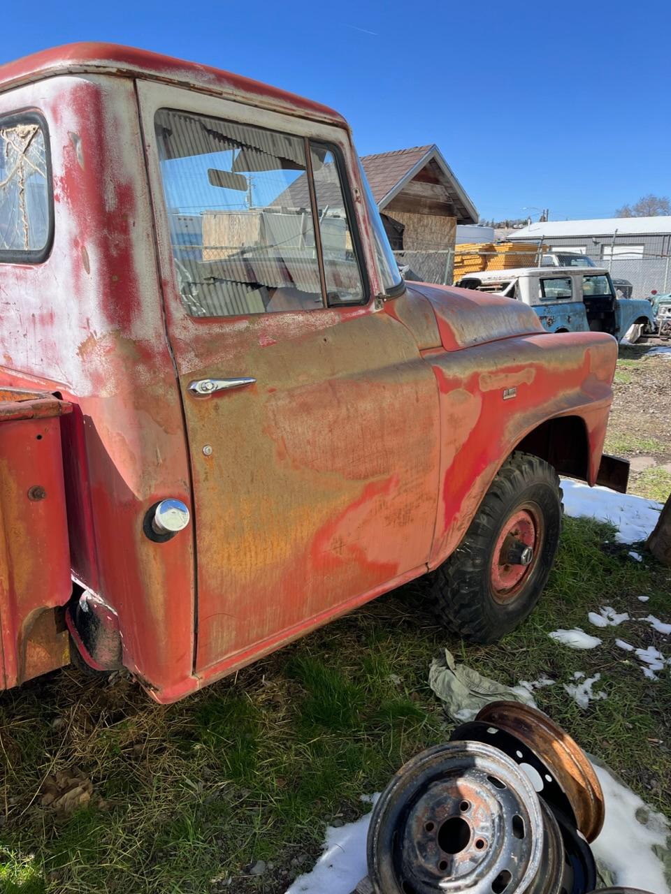 1961 International Truck sells with title