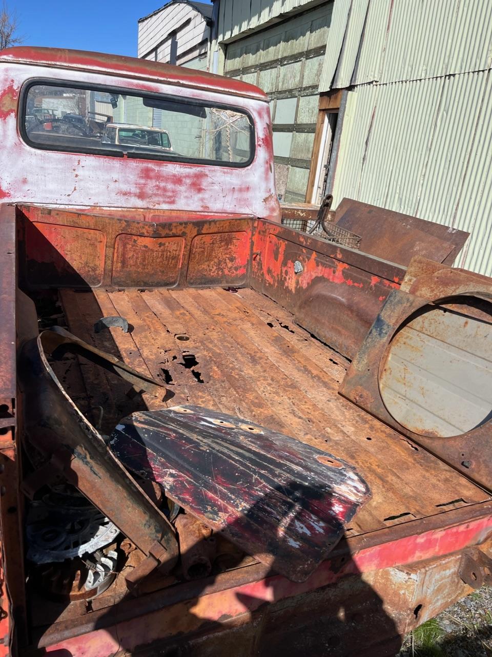 1961 International Truck sells with title