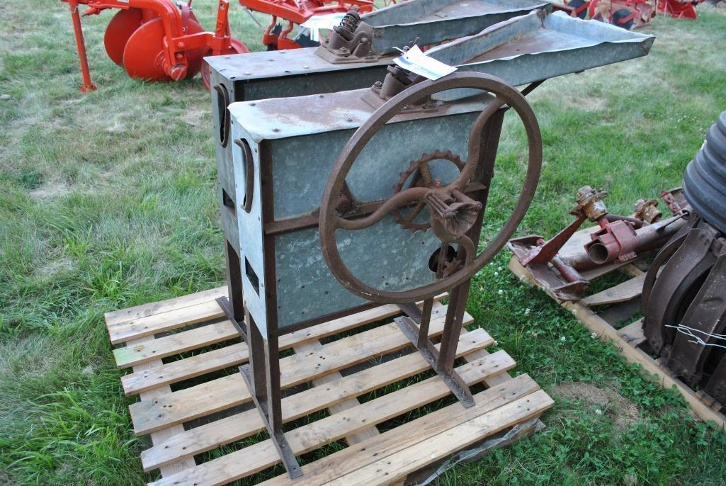 John Deere Corn Sheller