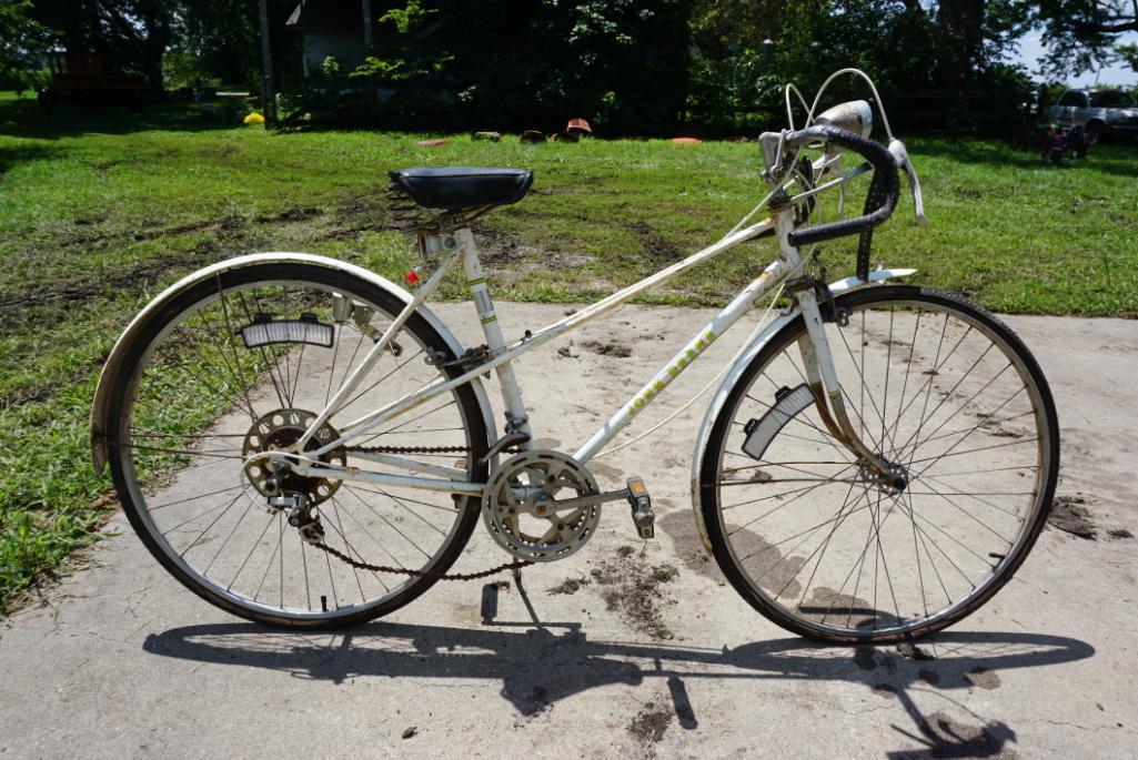 RARE Ladies John Deere Bicycle