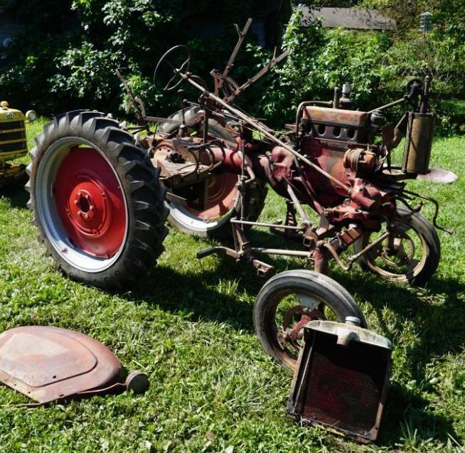 Farmall AV