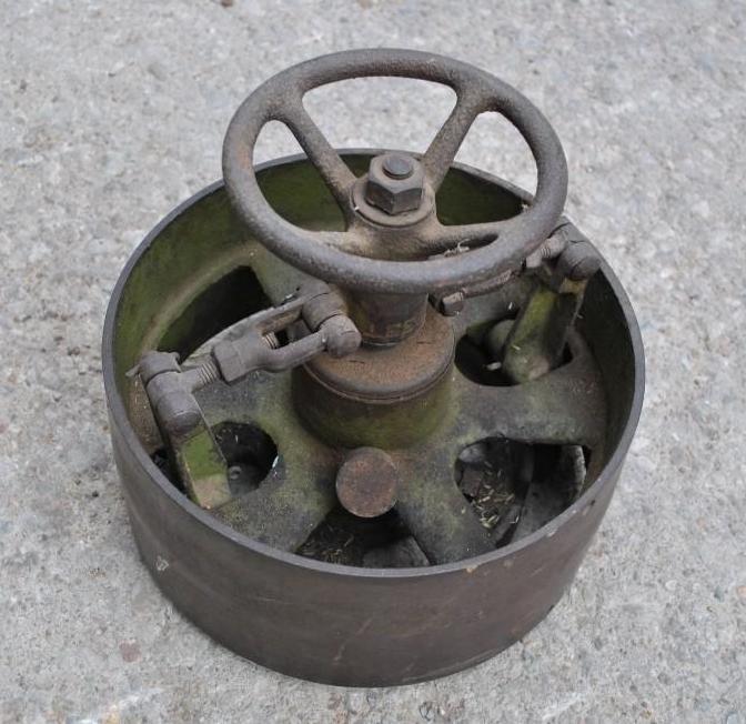 IHC Mogul 2 1/2 HP Model M 3 HP Factory Clutch Pulley