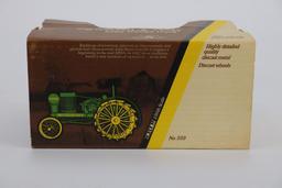 1/16 Ertl 1915 Model R Waterloo Boy