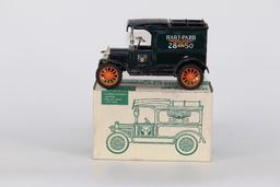 ERTL 1/25 Model T Bank Hart-Parr 28-50