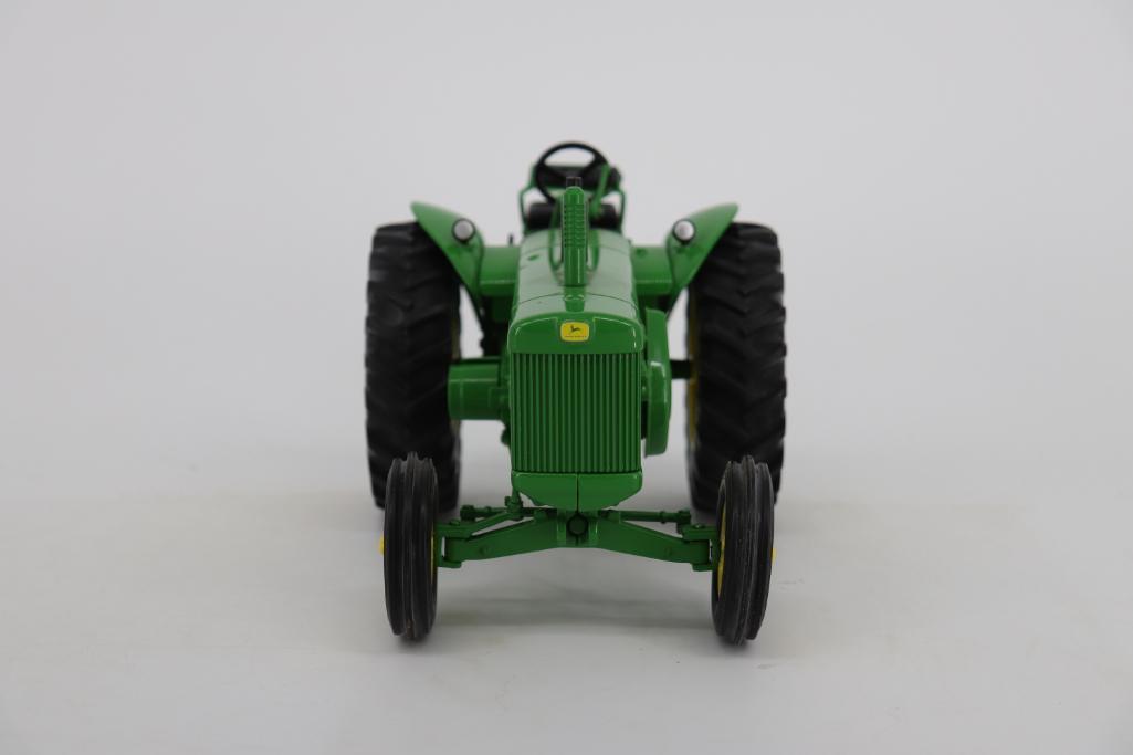 1/16 Ertl Two Cylinder Club John Deere 850 Diesel Prototype