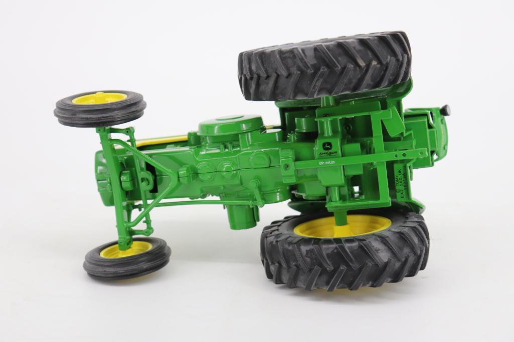 1/16 Ertl Two Cylinder Club John Deere 850 Diesel Prototype