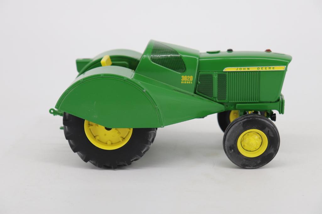 1/16 Ertl John Deere 3020 Grove & Orchard Tractor - Two-Cylinder Expo XXIV